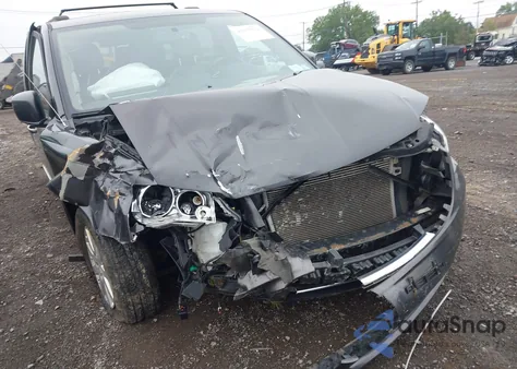 2015 Chrysler Town & Country Touring из США, поврежденный, VIN 2C4RC1BG7FR590002